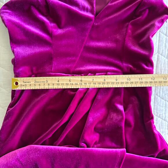 Lulus Impressive Essence Magenta Velvet One-Shoulder Cutout Midi Dress Small - Picture 15 of 16